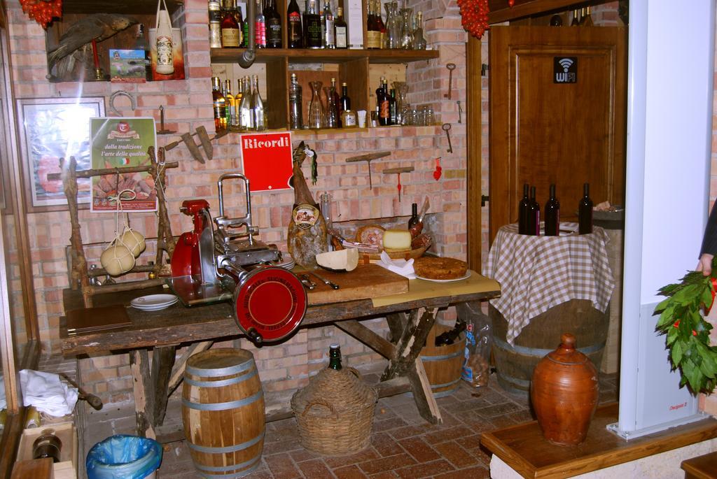 Hotel Ristorante Donato Calvizzano Exteriör bild