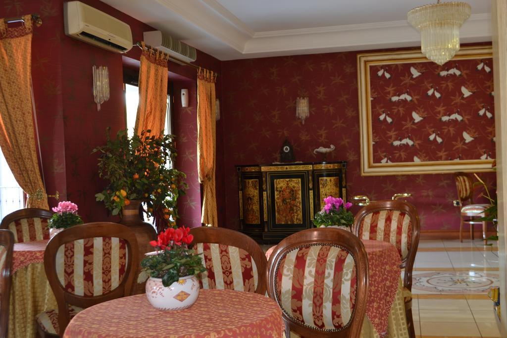 Hotel Ristorante Donato Calvizzano Exteriör bild