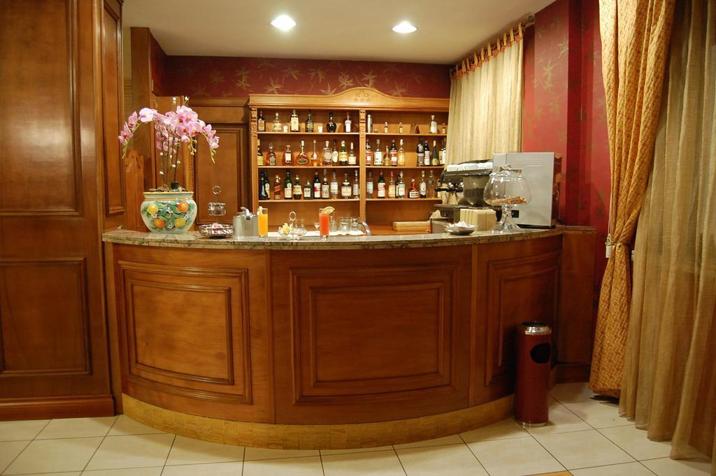 Hotel Ristorante Donato Calvizzano Exteriör bild
