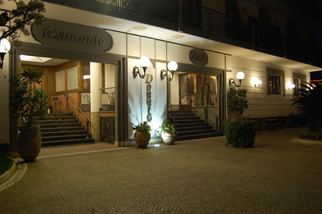 Hotel Ristorante Donato Calvizzano Exteriör bild