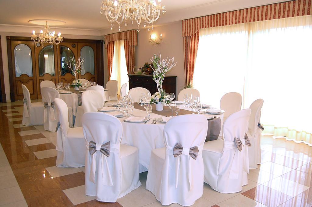 Hotel Ristorante Donato Calvizzano Exteriör bild