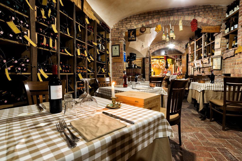 Hotel Ristorante Donato Calvizzano Exteriör bild